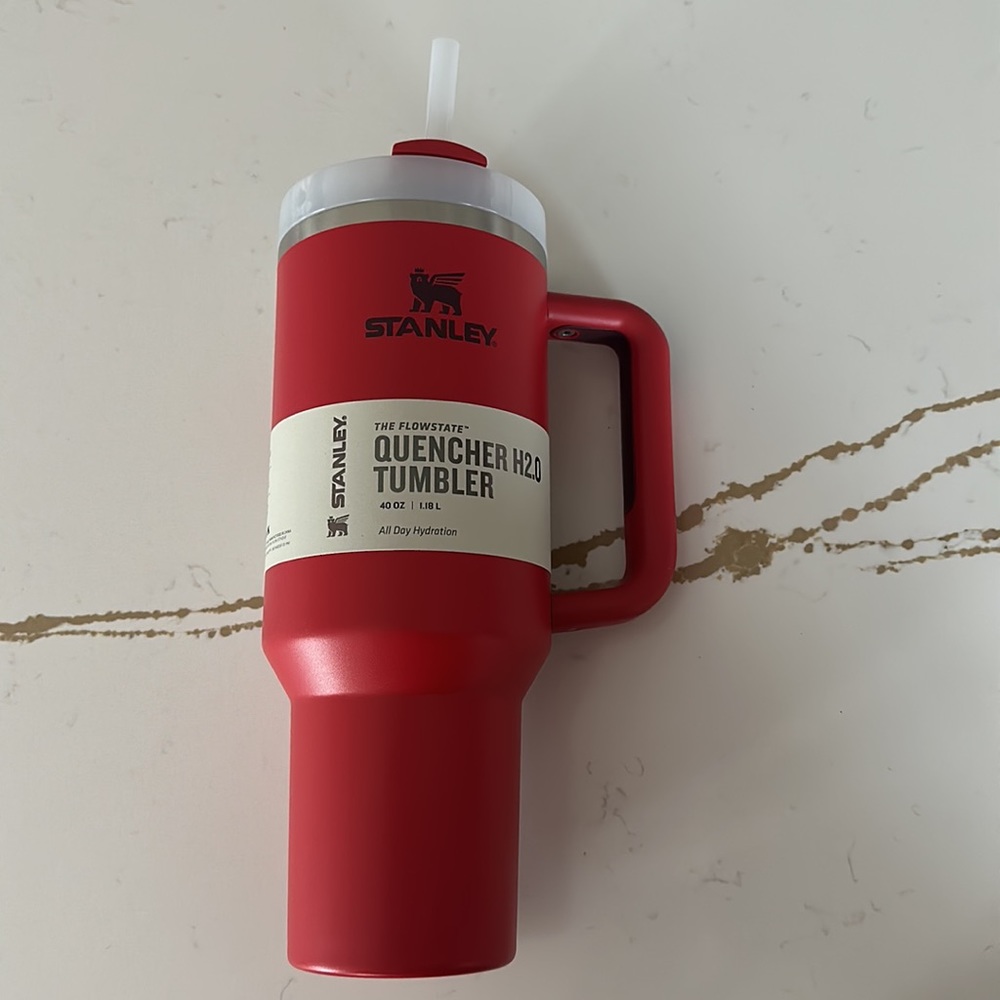 Stanley Lava Red Tumbler Water Cup 40 oz. Quencher H2.0 FlowState NEW